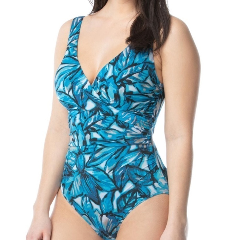 CONTOURS by Coco Reef Pavilion One Piece Swimsuit - Picture 2 of 5